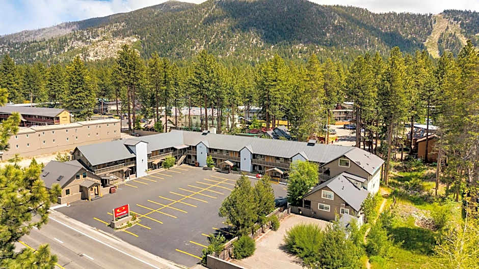 Econo Lodge Inn & Suites Heavenly Village Area