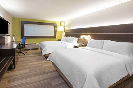 Queen Room with Two Queen Beds and Mobility Accessible Bathtub