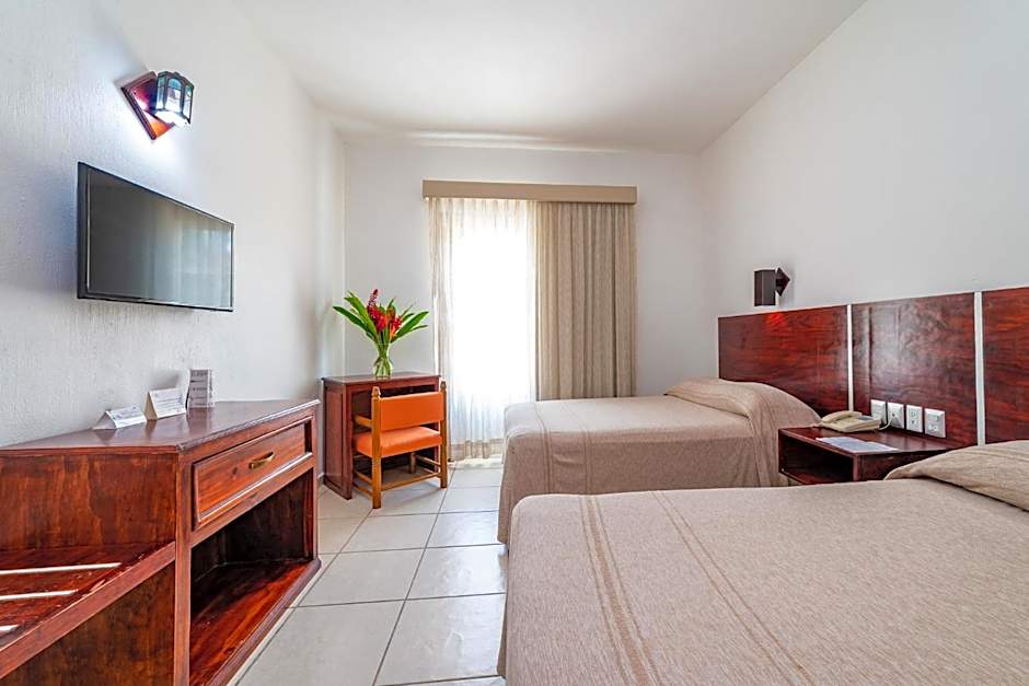 Hotel Castillo Huatulco & Beach Club