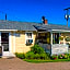 Half Moon Motel & Cottages