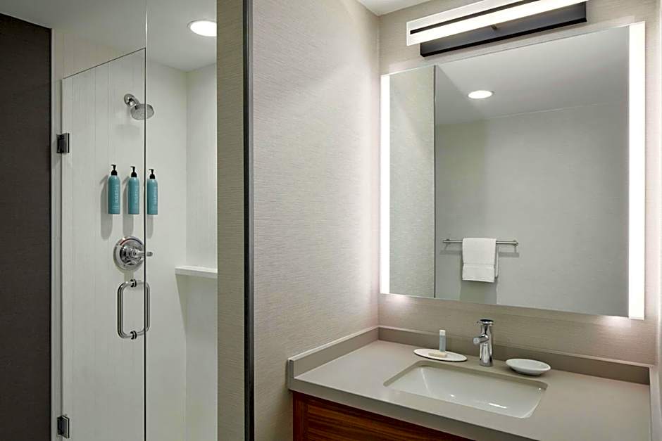 Courtyard by Marriott Hamilton