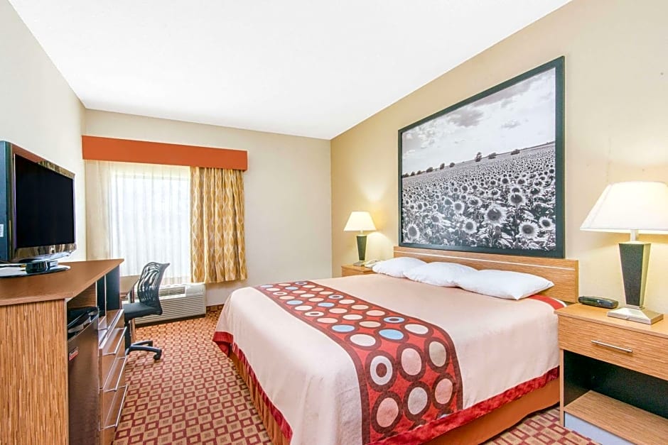 Super 8 by Wyndham Wichita South