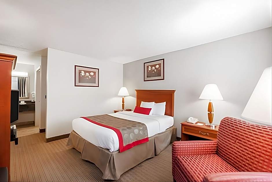 Iberia House & Suites