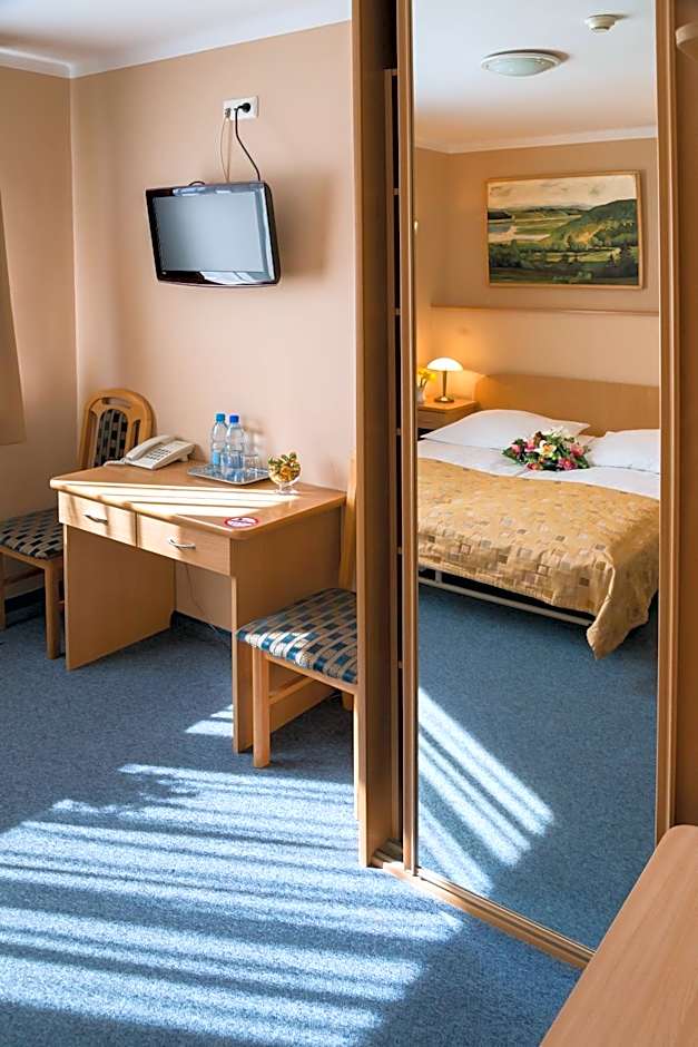 Kompleks Hotelowy Logos