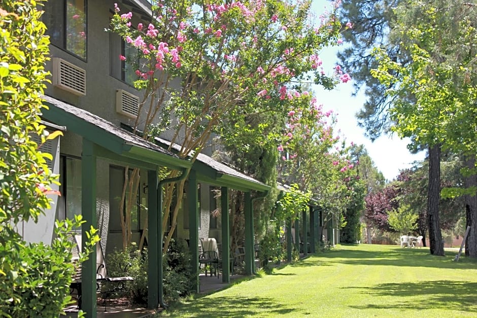 Majestic Mountain Inn