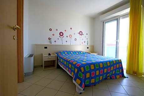 One-Bedroom Apartment (4 Adults)