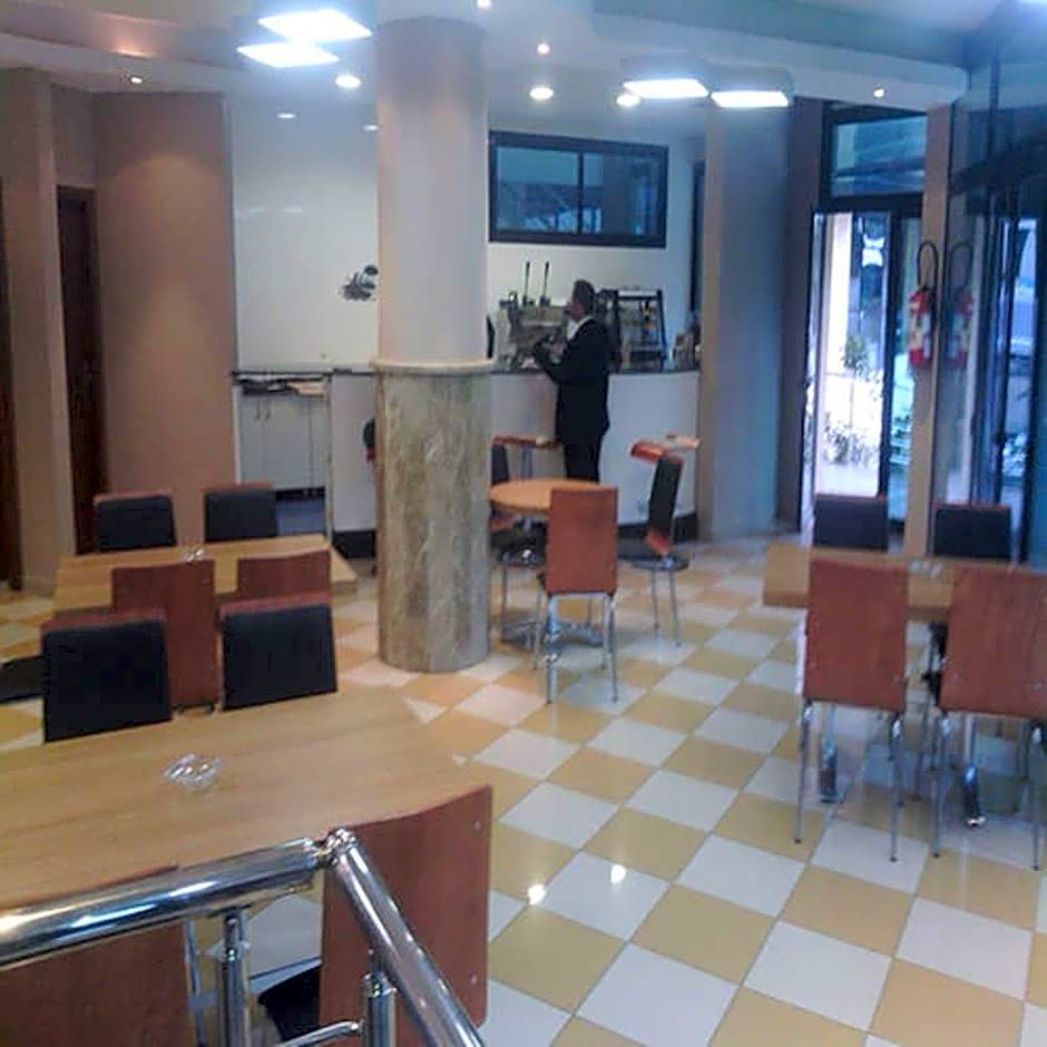 Le Cristal Hotel