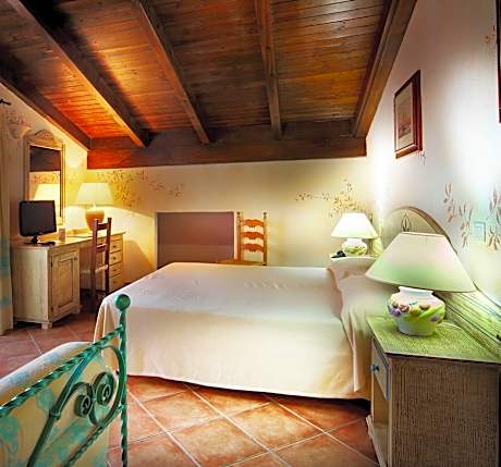 Double or Twin Room with Sea View