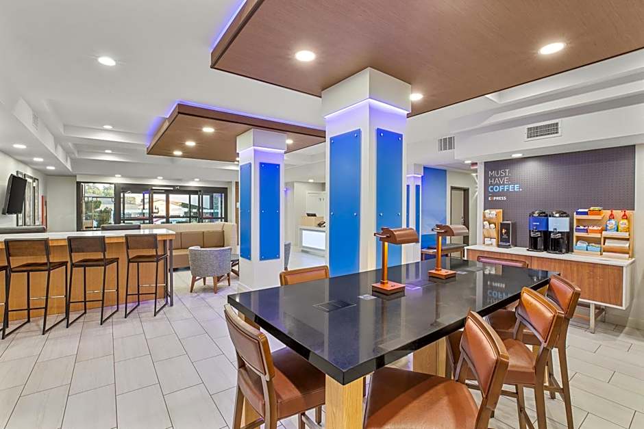 Holiday Inn Express Hotel & Suites Tacoma By IHG