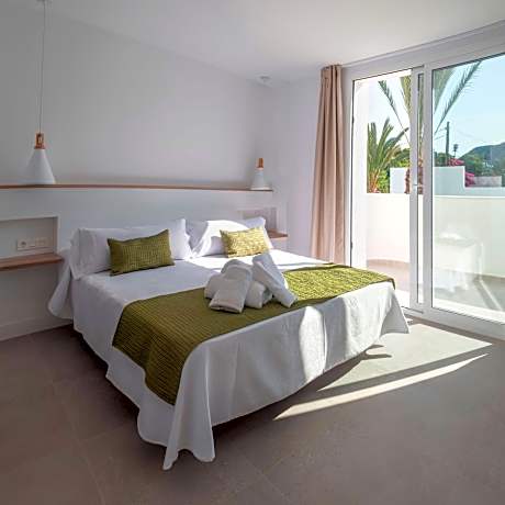 Double or Twin Room with Terrace