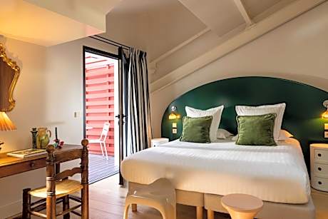Deluxe Double Room with Balcony