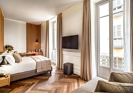 Junior Suite with Balcony