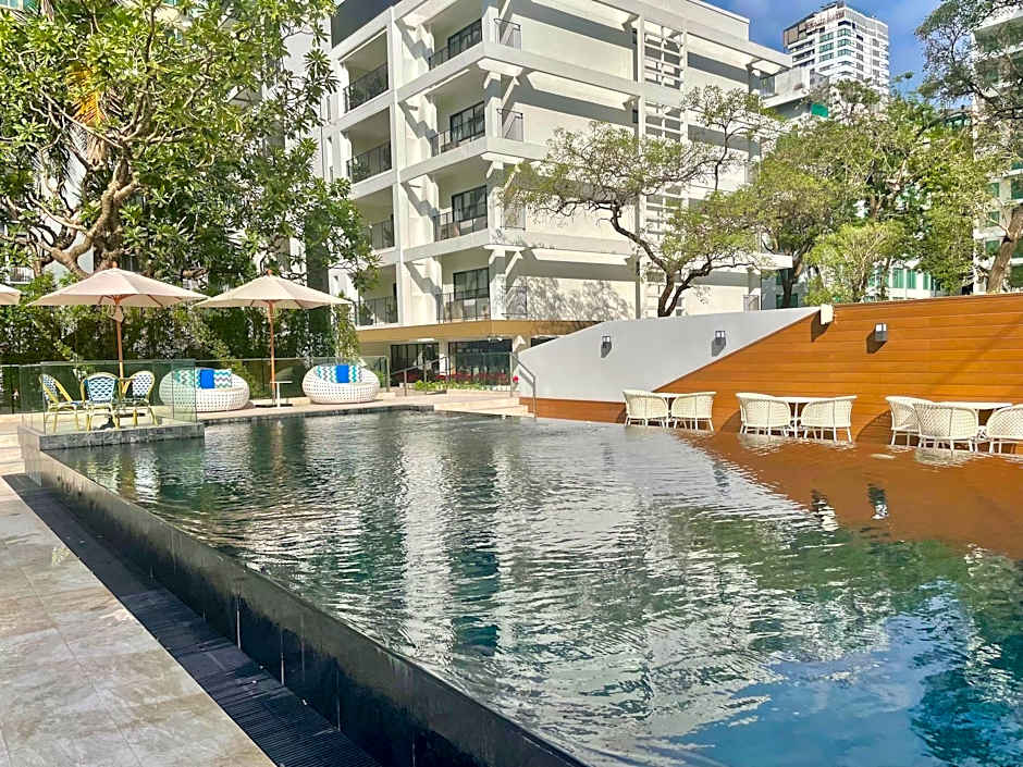 Floral Court Hotel & Residence Sukhumvit 13