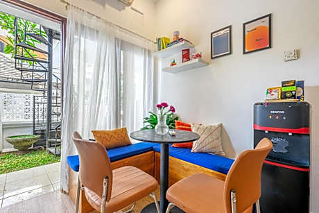 MONA NEST Canggu 2BR Tiny House with Rooftop and Cozy Workspace