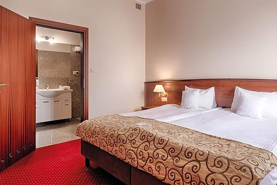 Grand Royal Hotel