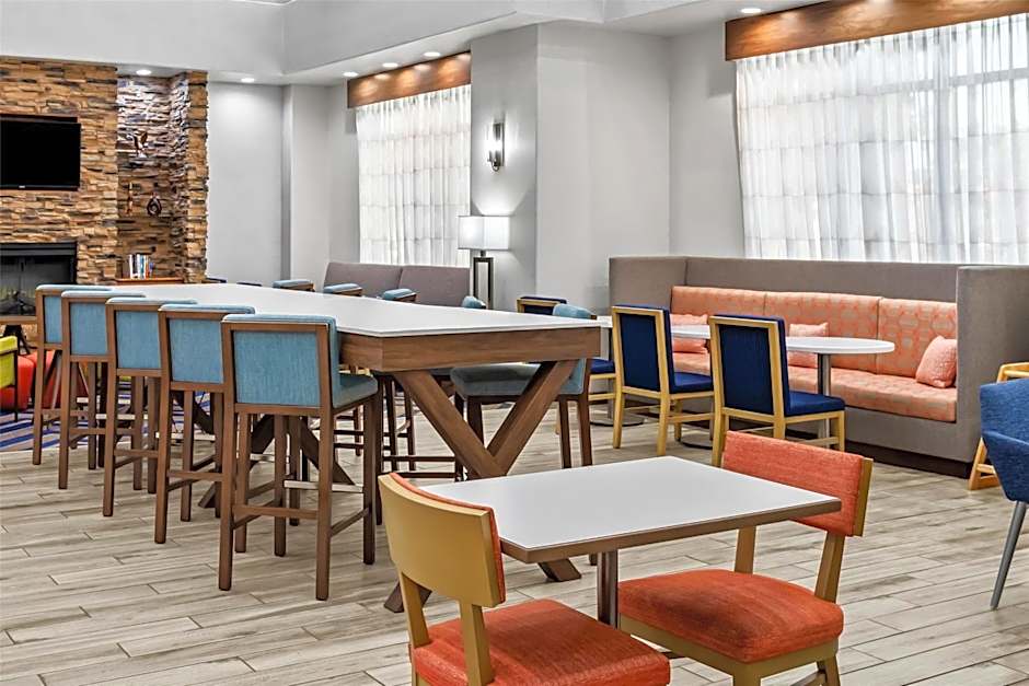 Hampton Inn By Hilton & Suites Farmington