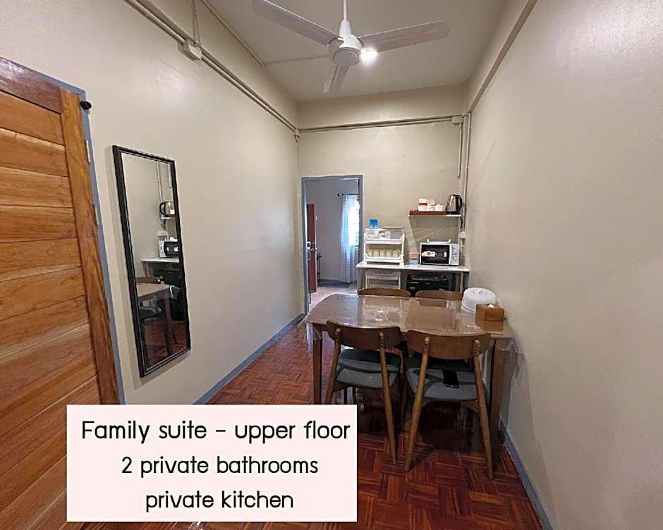 Achcha hotel - itsaraphap MRT station - Wat Arun