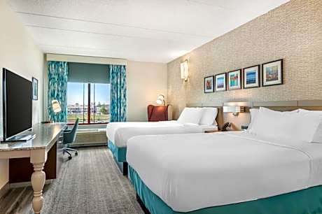 Queen Room with Two Queen Beds - Hearing Access