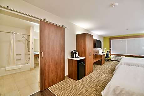 Queen Suite with Mobility Accessible Tub - Non-Smoking