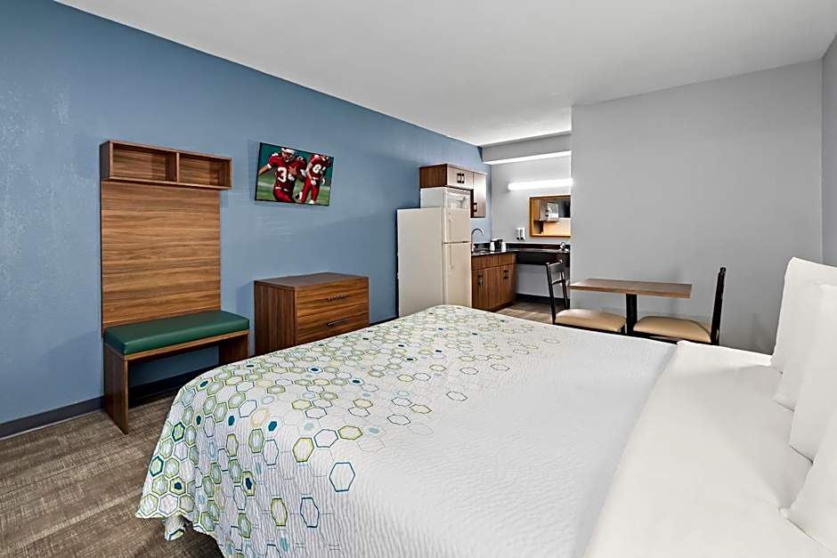 HomeTowne Studios San Antonio E - Frost Bank Center