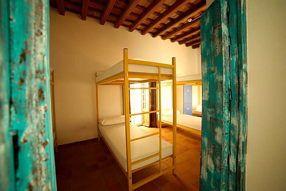 Wake up in Tarifa Hostel & Restaurant Lounge