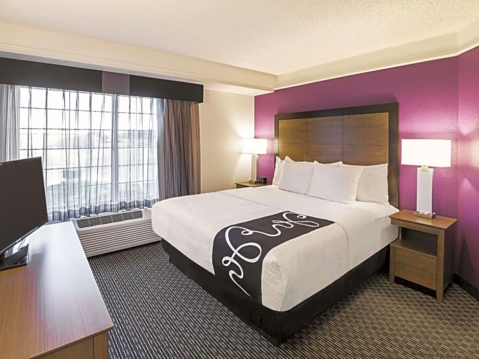 La Quinta Inn & Suites by Wyndham Fort Worth North