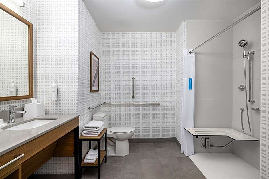 Hampton Inn By Hilton & Suites Moline-Quad City International Airport, Il