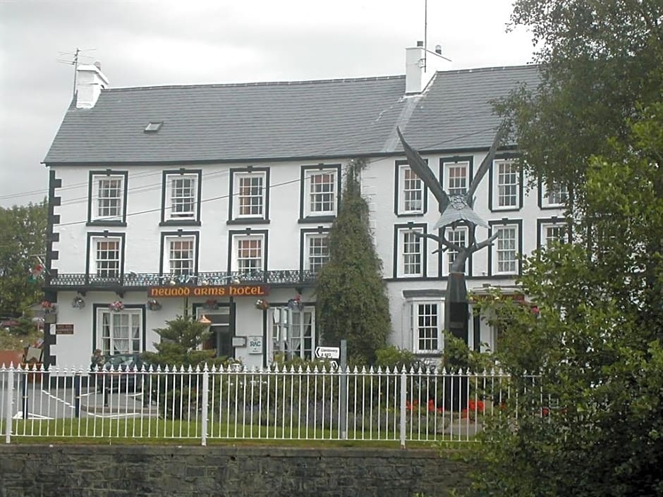 Neuadd Arms Hotel