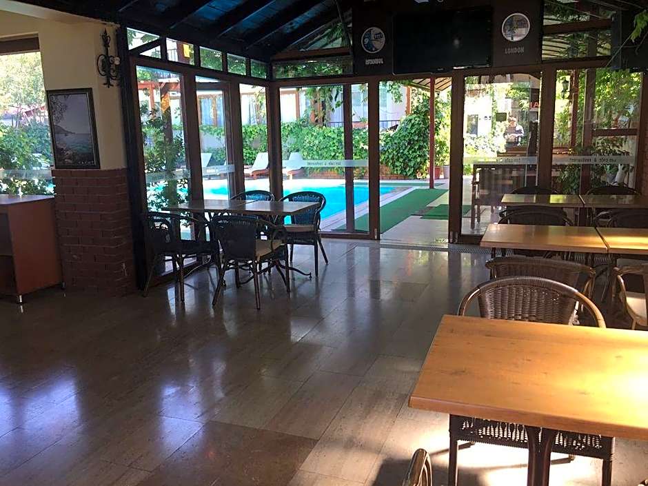 Ten Apart Hotel