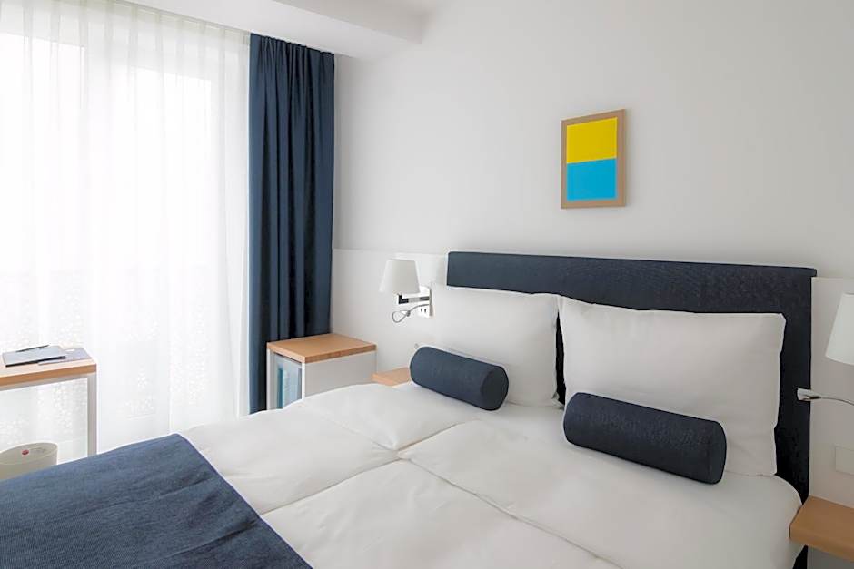 VI VADI HOTEL BAYER 89