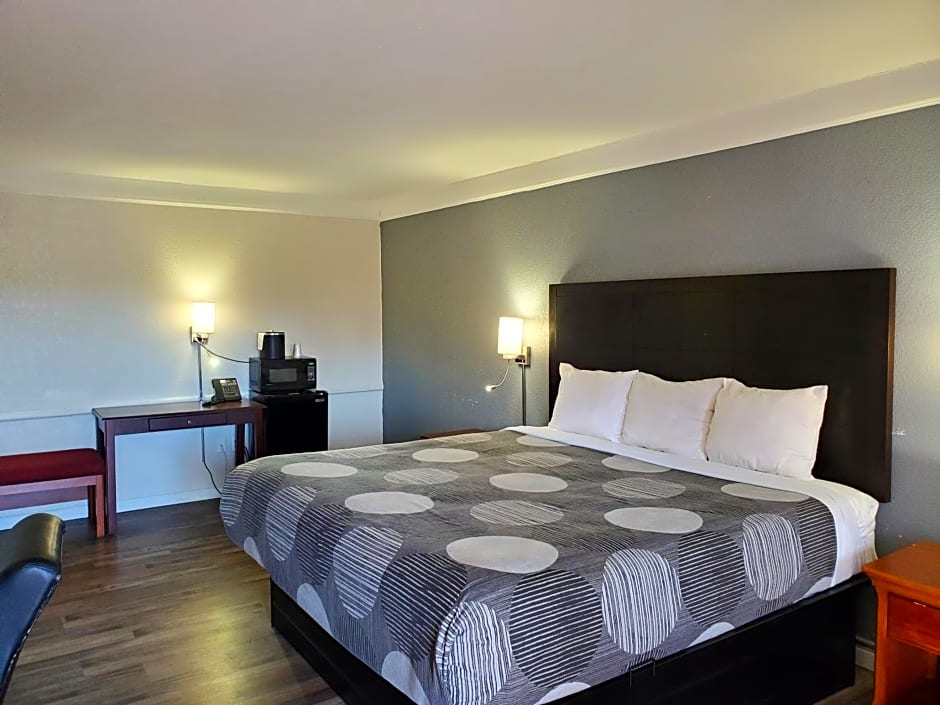 Budget Host Inn- Medical Center