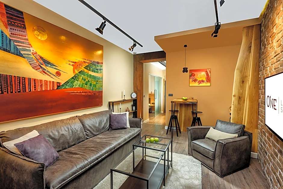 One Luxury Suites