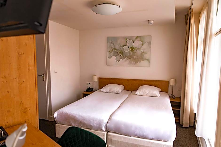 Ambassador City Centre Hotel