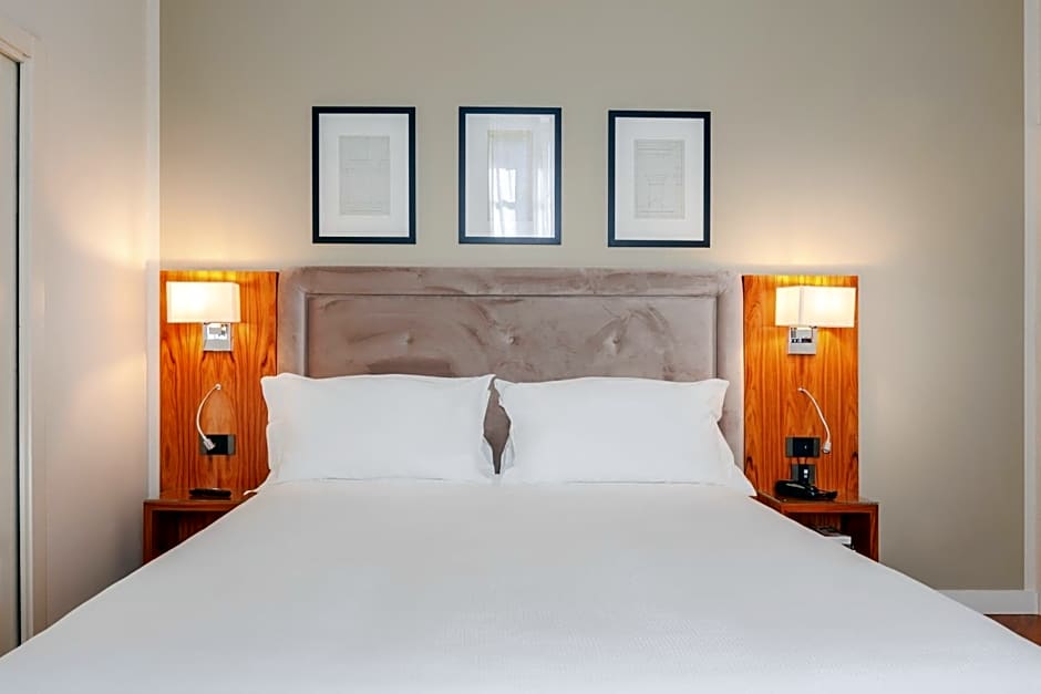 Hotel Embassy