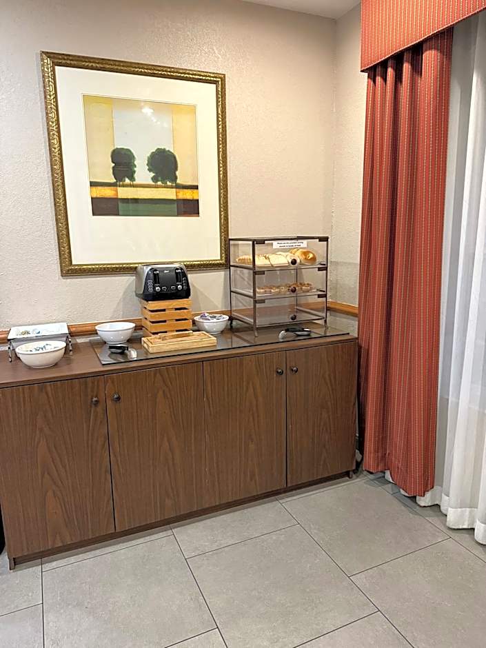 Country Inn & Suites by Radisson, Elgin, IL