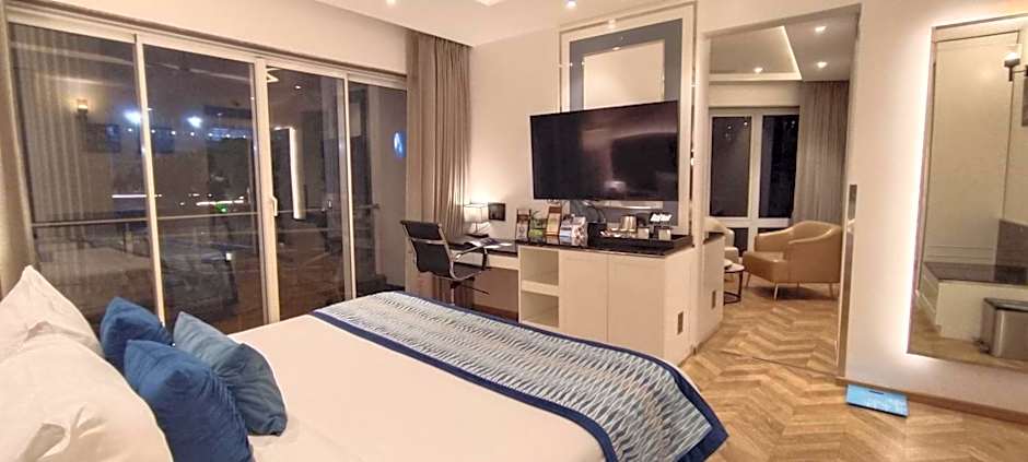 Amanora The Fern Hotels & Club