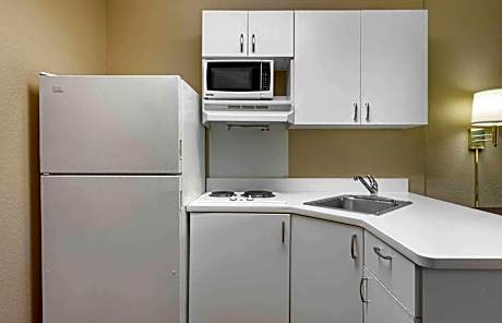 Studio with 1 King Bed - Non-Smoking