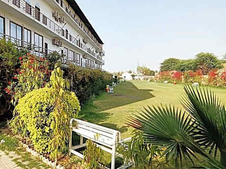 Pakistan Club Inn Hotel Sukkur