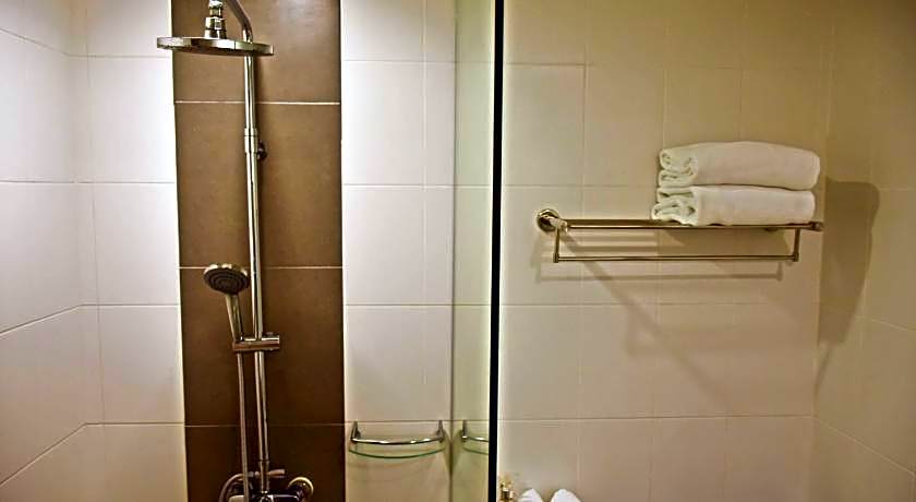 Ocean and Ole Patong