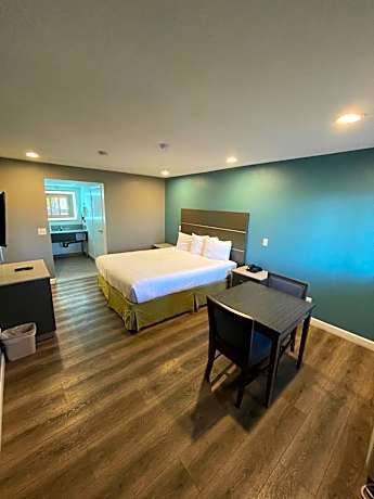 King Room - Non-Smoking