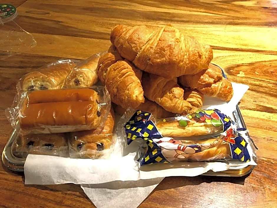 The Hollybush Inn and B&B