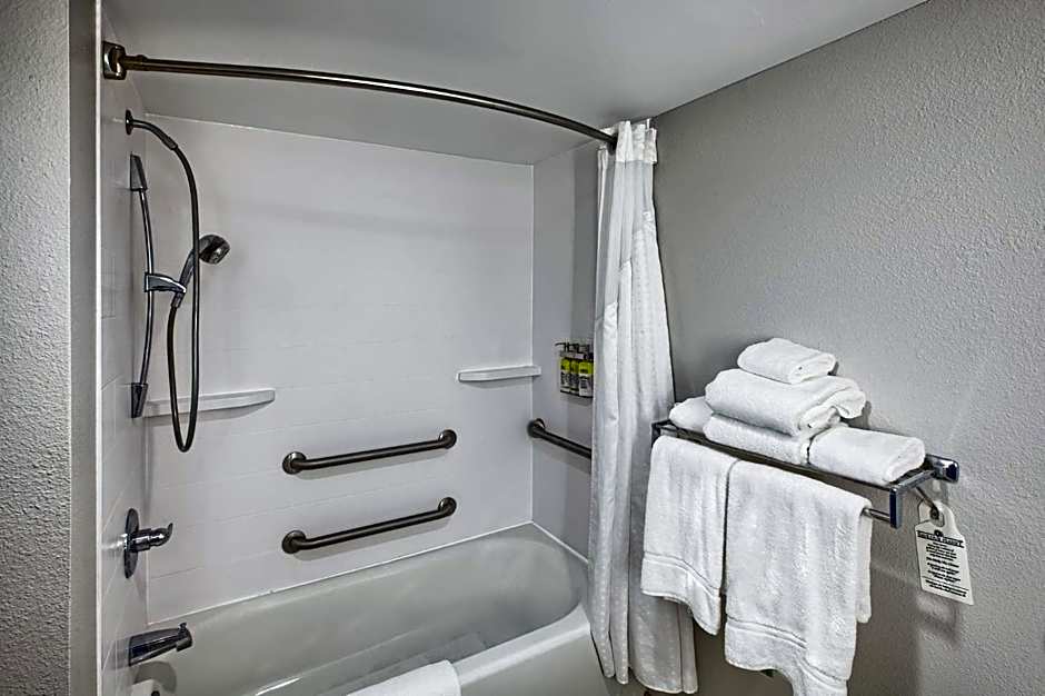 Holiday Inn Express Hotel And Suites Raleigh North - Wake Forest By IHG