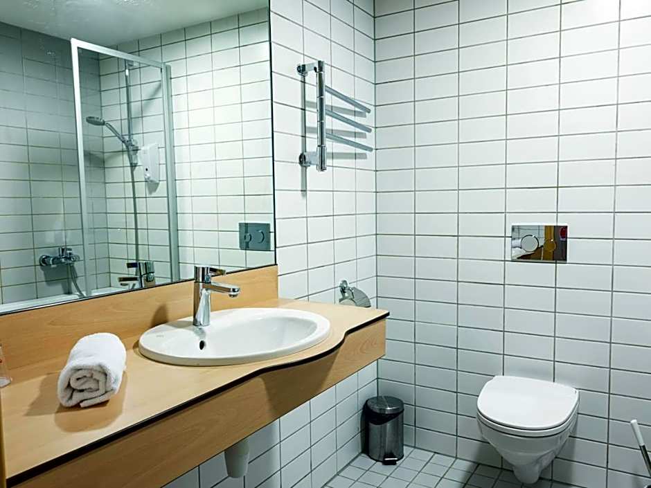 Zaliasis slenis - Self check-in hotel - Free parking