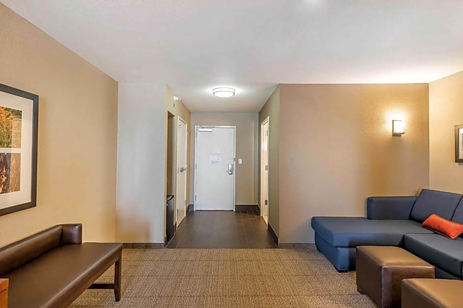 Comfort Inn & Suites Sidney I-80