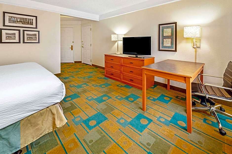 La Quinta Inn & Suites by Wyndham Salt Lake City Airport