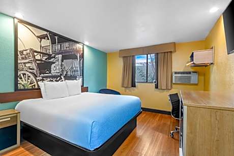 King Room - Non-Smoking