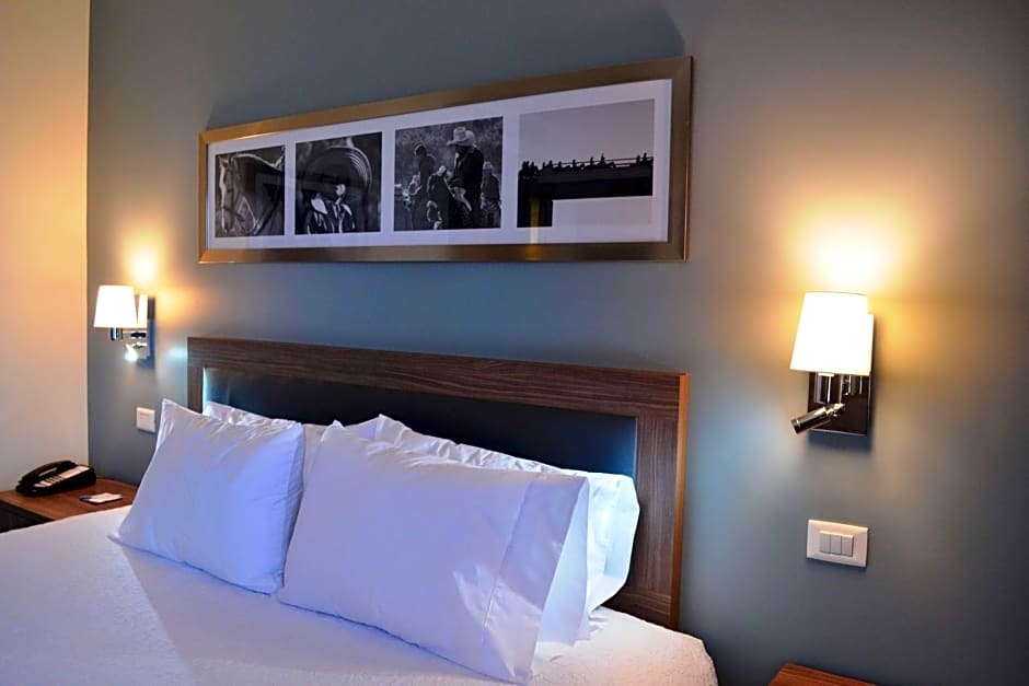 Hampton Inn & Suites by Hilton Salamanca Bajio