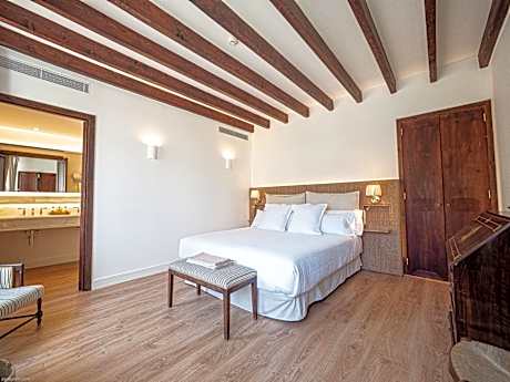 Apartment with Garden View