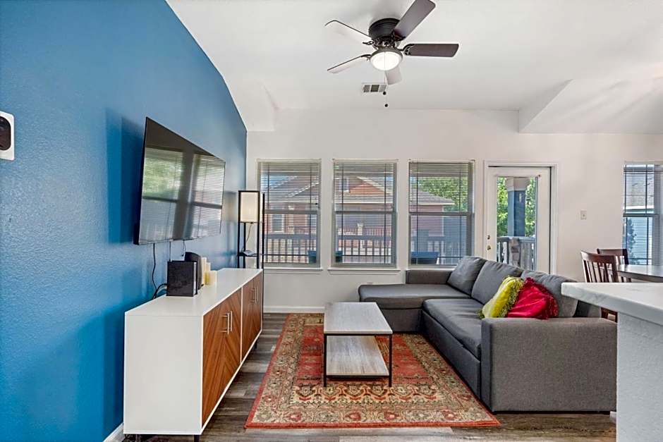 Quaint 2BD2B Condo* Fully Furnished*Amazing Patio*