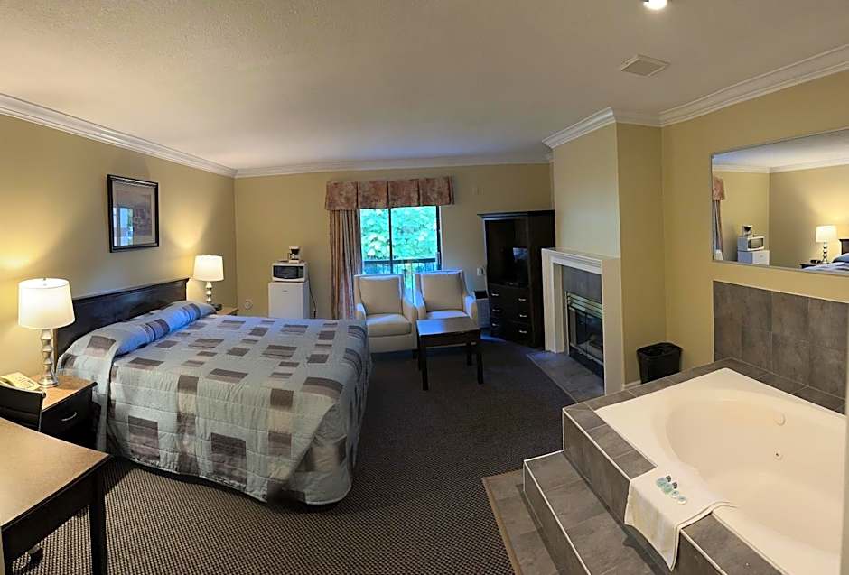 Photo 1 of 5 of Suite, Hot Tub
